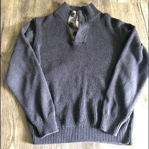 Men’s button mock neck blue sweater, M